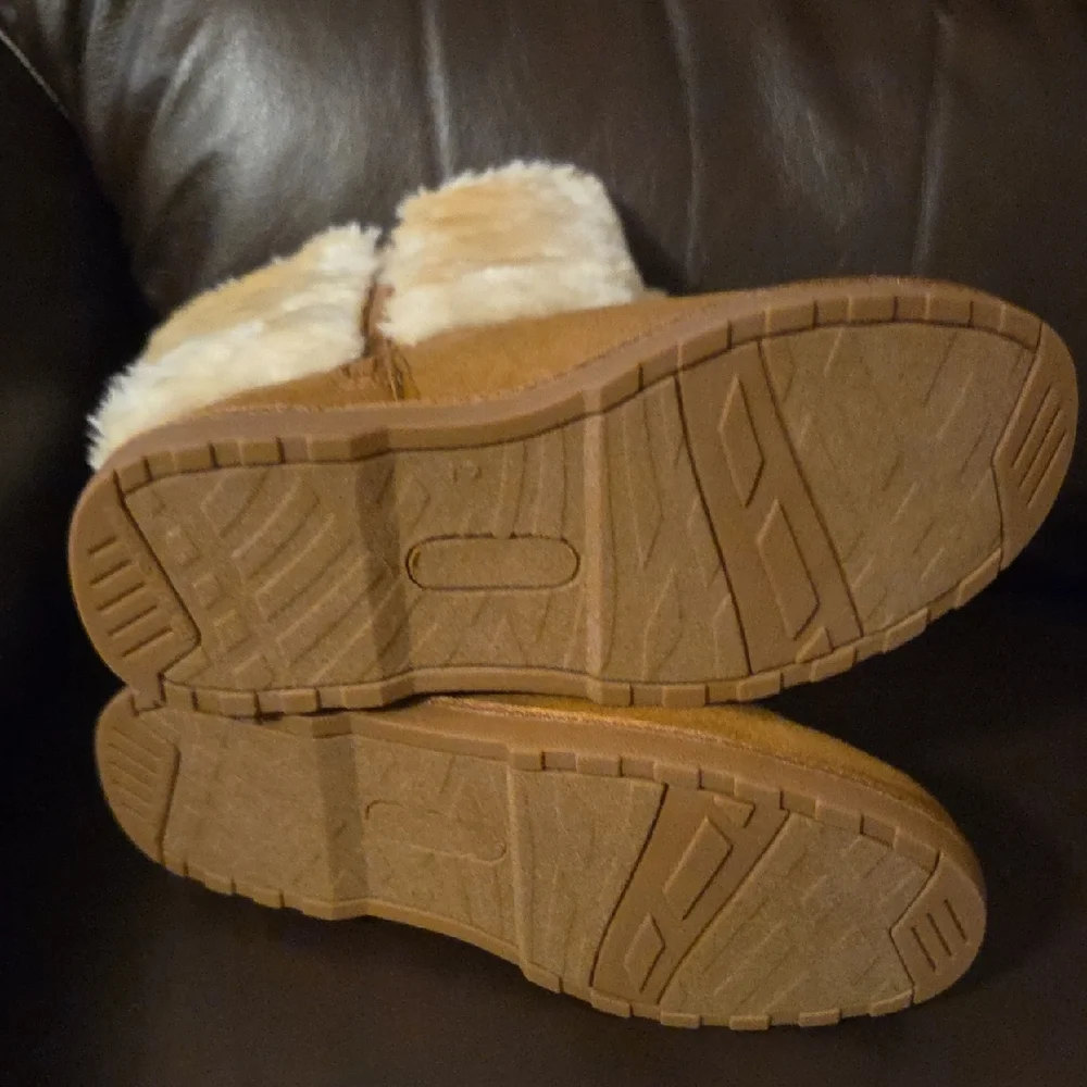 Kids Faux Fur Pom-Pom Winter Boots - Chestnut